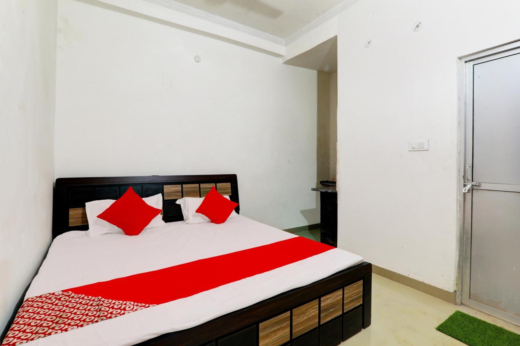Oyo Flagship Shine Hotel Chinhat ภายนอก รูปภาพ