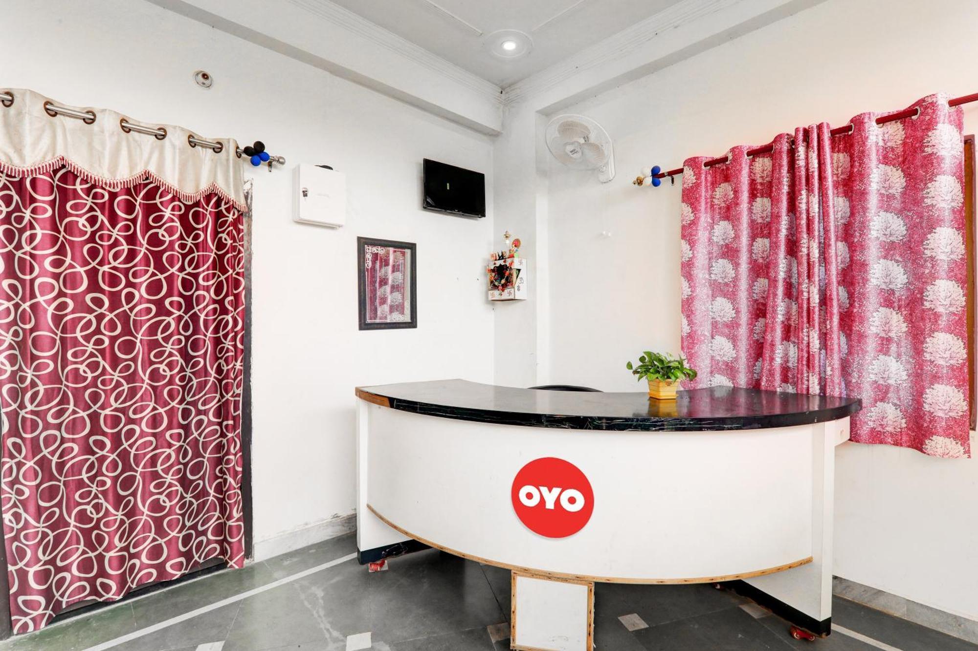 Oyo Flagship Shine Hotel Chinhat ภายนอก รูปภาพ
